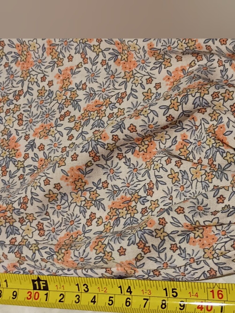 H&M Smocked Juniors Medium Floral Top in Peach & Light Blue - Picture 5 of 8
